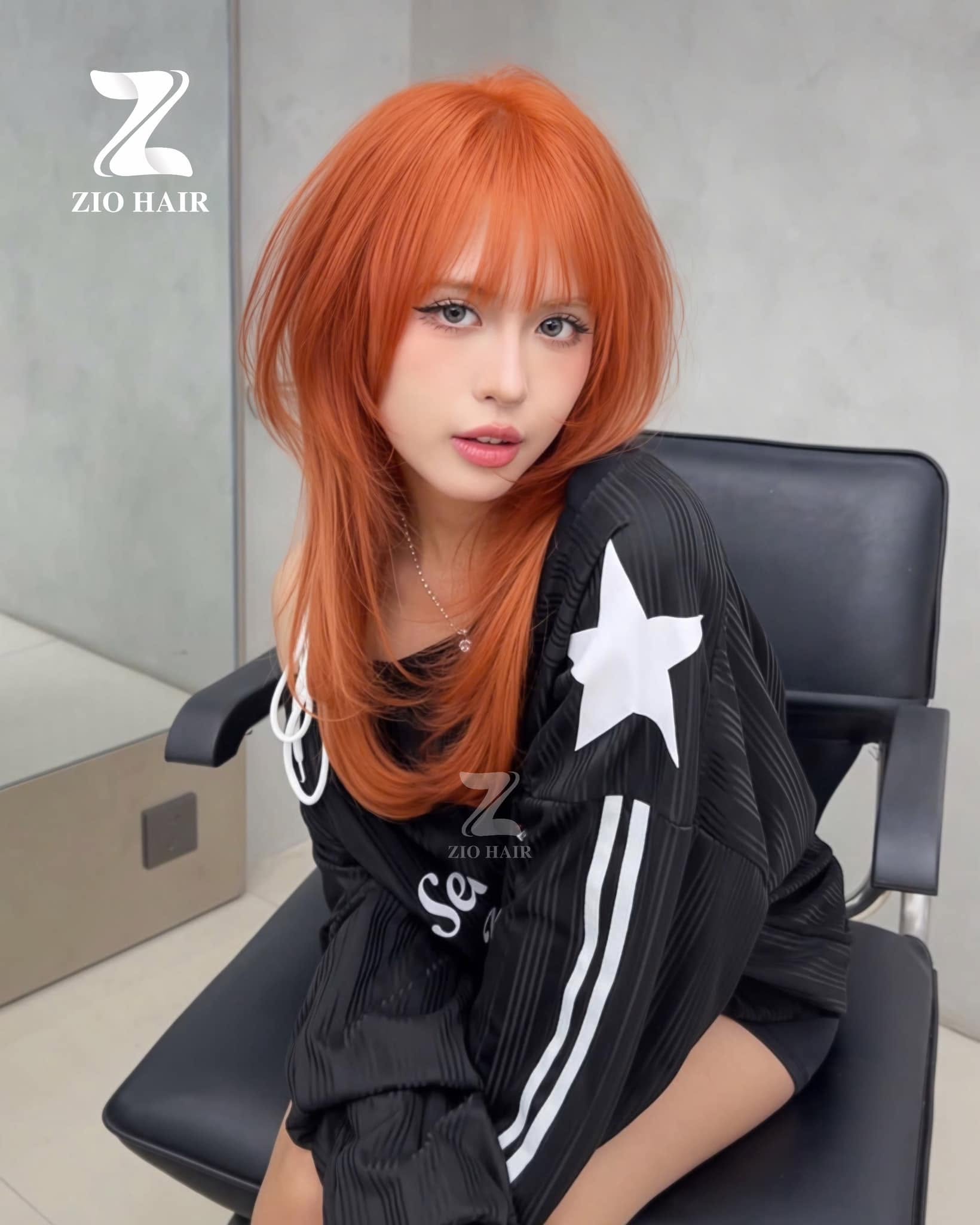 Hush cut layer mái Pháp nhuộm màu thời thượng giúp tôn bật cấu trúc layer, mang lại tổng thể hài hòa, sáng da và cuốn hút hơn