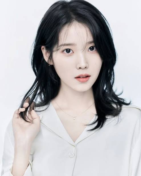 IU hush cut Hàn Quốc